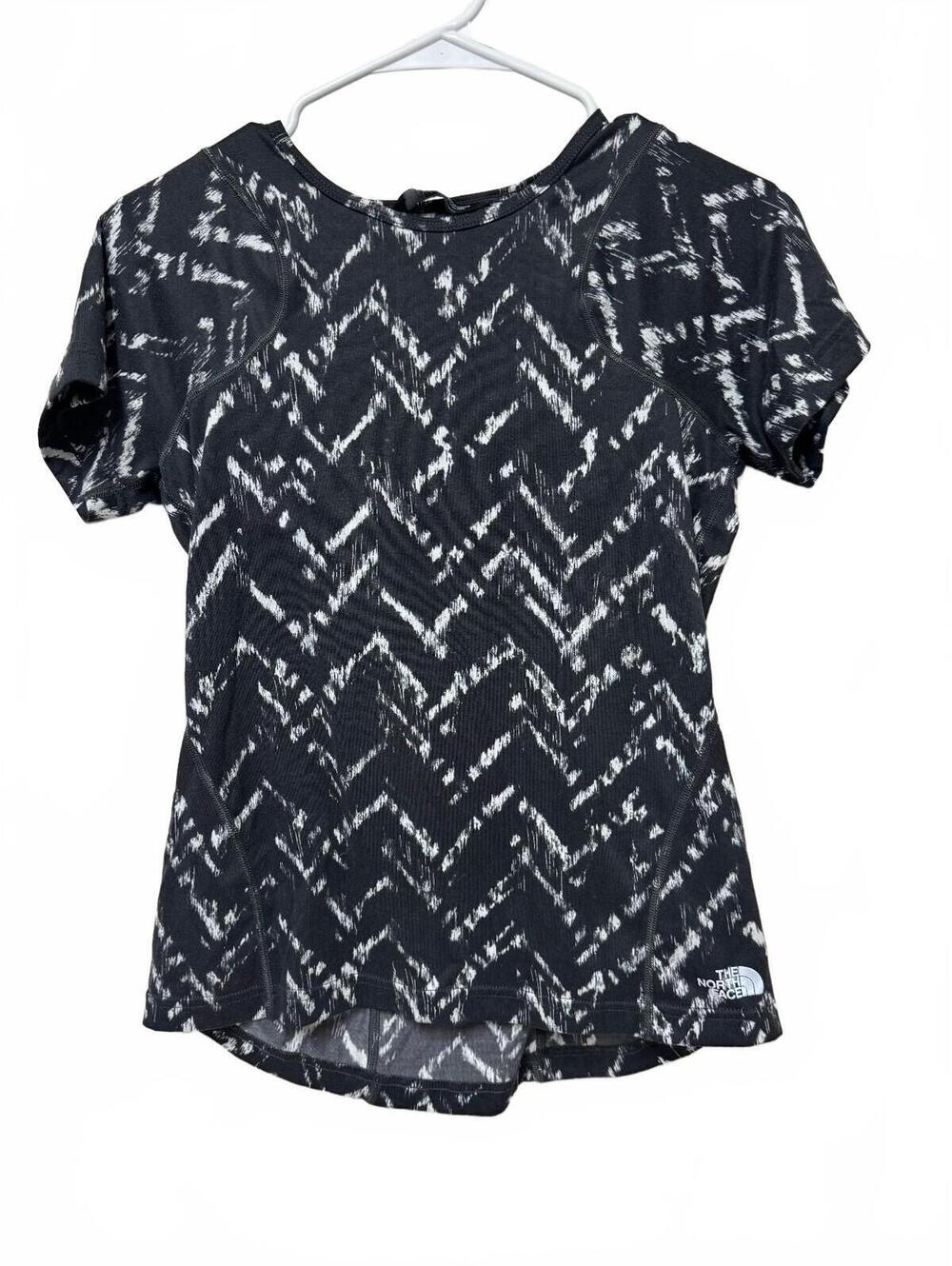 The North Face Women’s Small FlashDry Black White Chevron Active Top